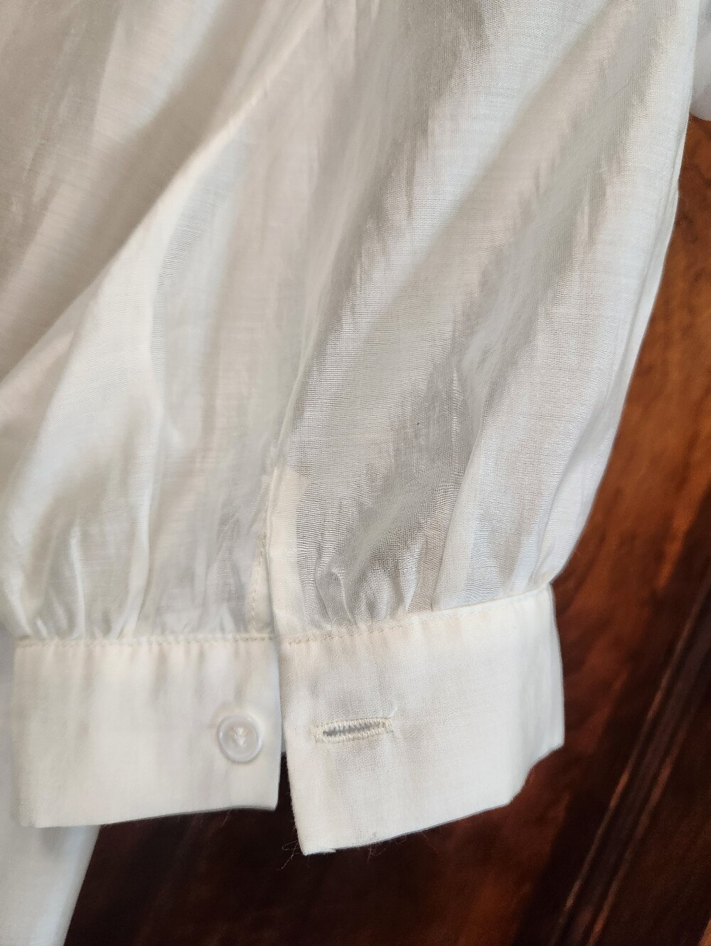 Jessica Liu Emery Blouse with Floral Appliqué In Ivory - Picture 4 of 10